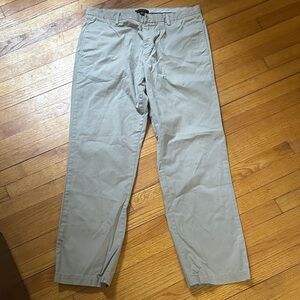 Banana Republic Gavin Chinos | Relaxed Straight Fit | Light Tan 36x34 SOLD✅